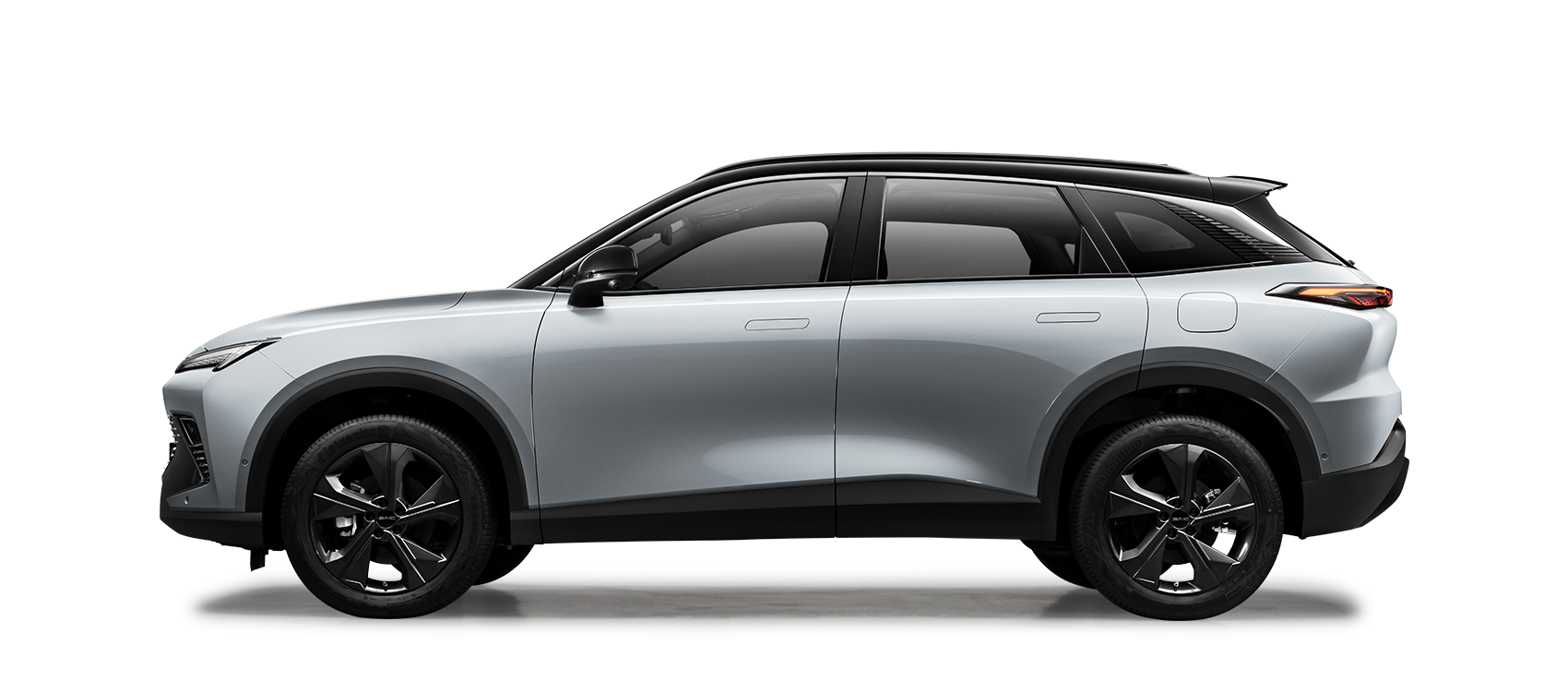 BAIC X55 in an urban setting